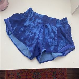 Lululemon hotty hot short 2.5”